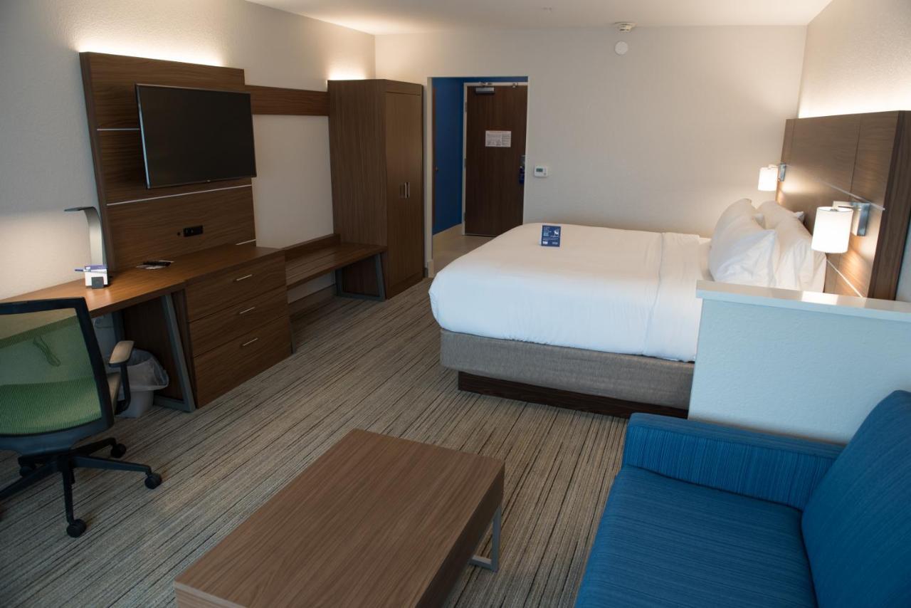 Holiday Inn Express & Suites - Warsaw - E Center By Ihg Buitenkant foto